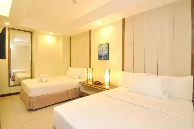 Photo of the whole room, Bed in Belian Hotel